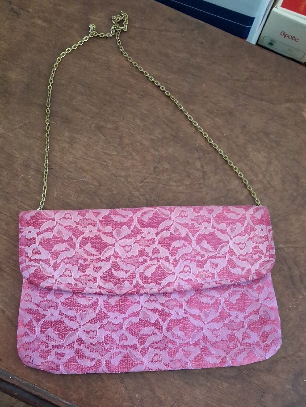 Vintage Pink Lace-Overlay Chain Strap Clutch